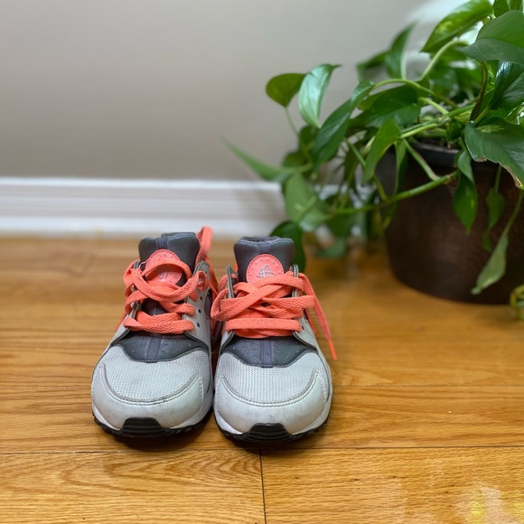 NIKE AIR HURACHE - Picture 2 of 4